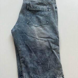 EUC TRILLNATION Shorts Men's 34x13 Distressed Denim Shorts (B5)‎